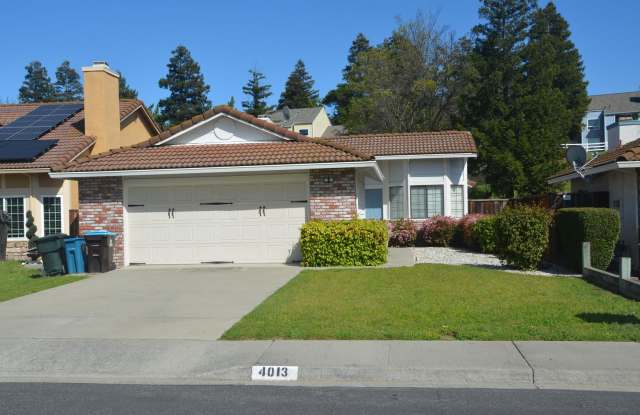 Hillcrest area 2 bedroom, 2 bath with 2 car garage photos photos