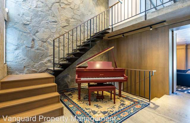 2725 Pacific Avenue Gallery 4