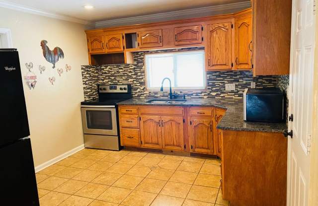 Charming 3BR House in Kansas City Gallery 3