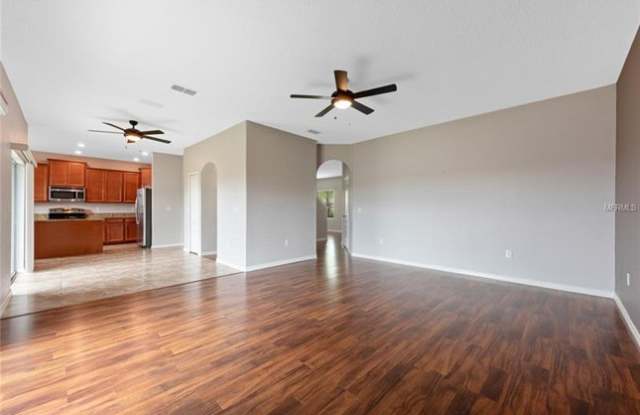 4828 Havilland Dr Gallery 3