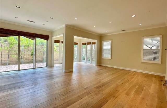 80 Thornapple Gallery 3