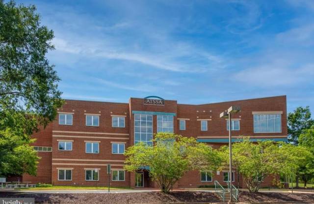 15 RIVERSIDE PARKWAY photos photos