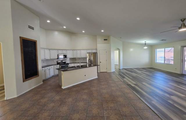 Free October Rent Spacious 4-Bedroom Home for Lease – 3924 N Wicca Way, Casa Grande, AZ | 2,700+ Sq Ft Single-Level Living Gallery 1