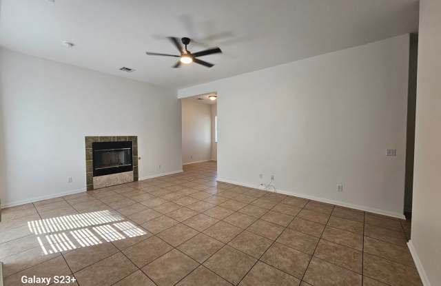 COMPLETELY REFURBISHED 4 BED, 2.5 BATH Gallery 4