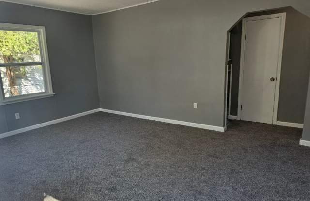 1705 Mullens Gallery 3