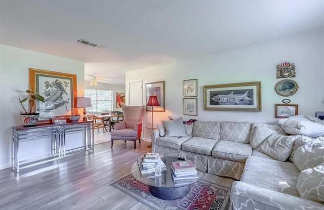 2034 Harriet Drive Gallery 3