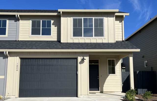 BRAND NEW Battle Ground Townhome for Lease in Amiras Song Development - 1804 NW 18th St Gallery 1