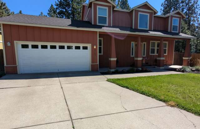 Comfort Meets Convenience in this Dog-Friendly SW Bend Home photos photos