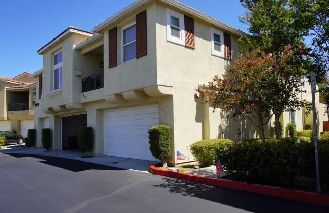 Spacious 3-Bedroom Townhome in the North Oaks Community photos photos Spacious 3-Bedroom Townhome in the North Oaks Community photos photos