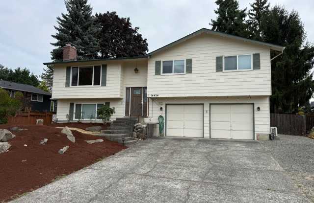 Tastefully Updated Kingsgate home! photos photos