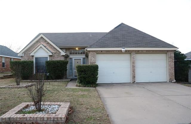816 Voltamp Drive - 816 Voltamp Drive, Fort Worth, TX 76108