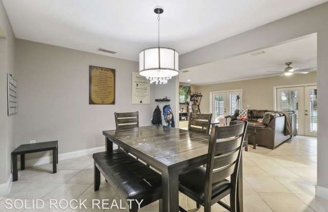 222 W COTTESMORE CIR Gallery 4