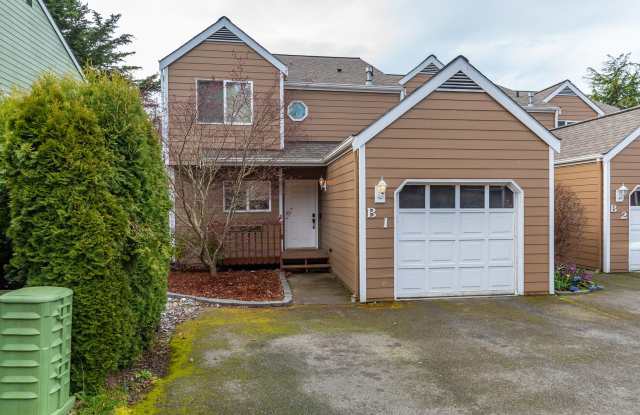 3 Bedroom 3 Bath Townhouse Gallery 1
