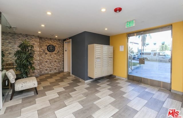 155 S Oxford Avenue - 155 South Oxford Avenue, Los Angeles, CA 90004