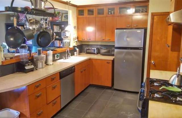 708 W Crestland DR Gallery 4