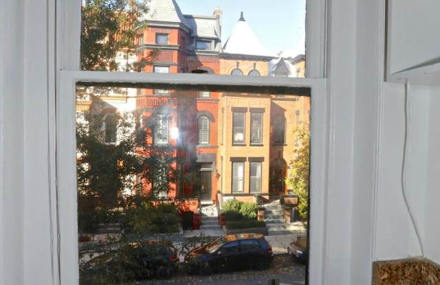 1856 MINTWOOD PLACE NW Gallery 2