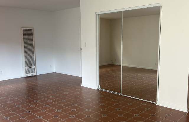 321 Melrose Drive - Downstairs photos photos