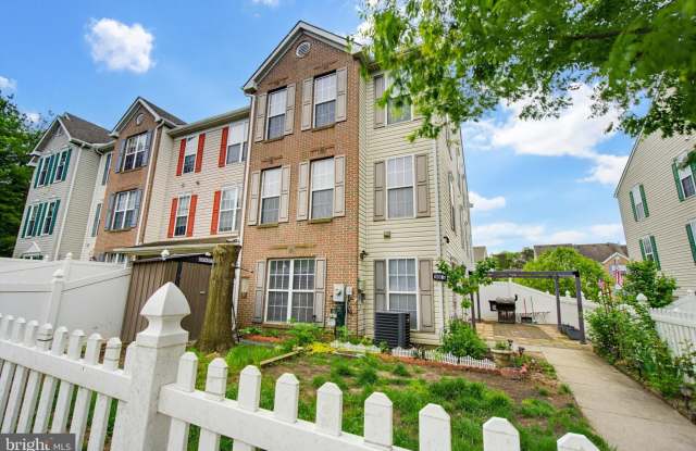 1806 WATCH HOUSE Circle photos photos