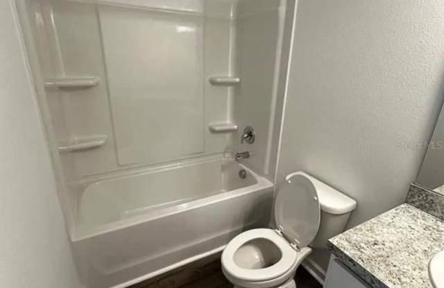 Charming 3BR Townhome in Zephyrhills Gallery 4