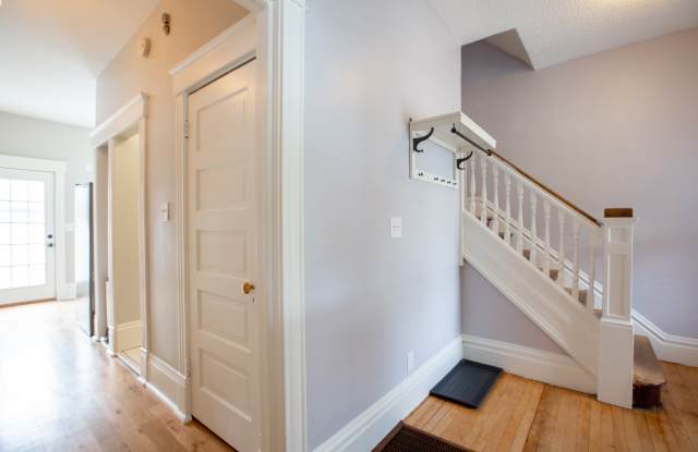 733 E 27th St photos photos