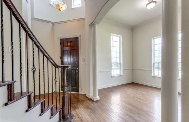 3934 Clear Creek Court Gallery 2