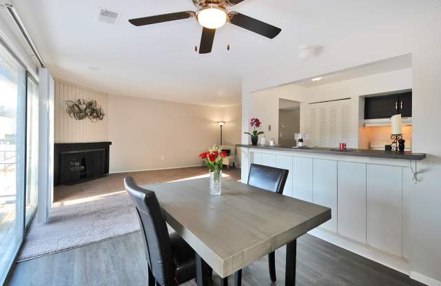 Woodcrest Apartments photos photos