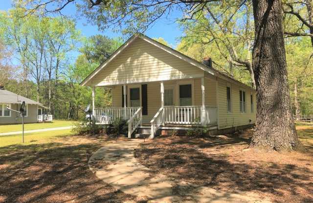 Country Living Rental located just off Interstate 85 photos photos
