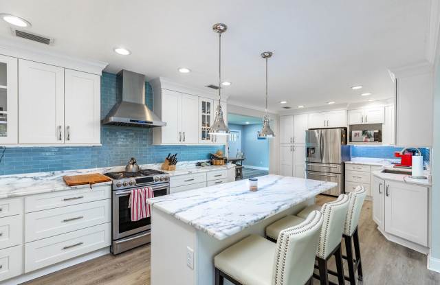 Virginia Park Gem, Renovated 3 Bed, 2 Car Garage, Large Private Backyard photos photos