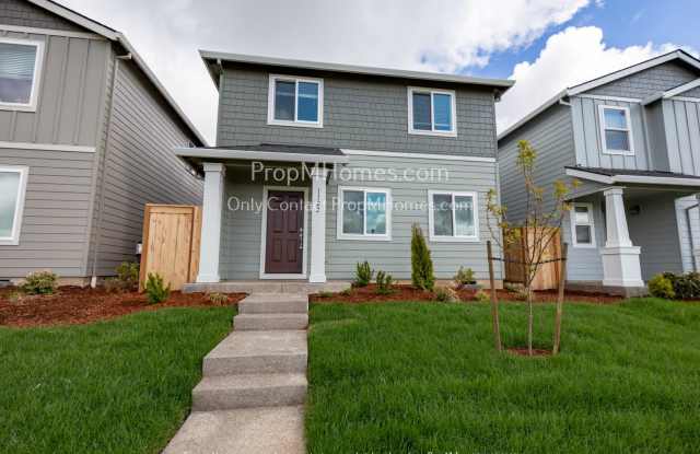 Discover Your Dream Home: Gorgeous Three Bedroom Rental in Woodburn! photos photos