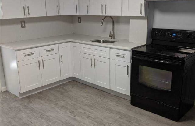 28 W 18 Street - 28 West 18th Street, Huntington Station, NY 11746