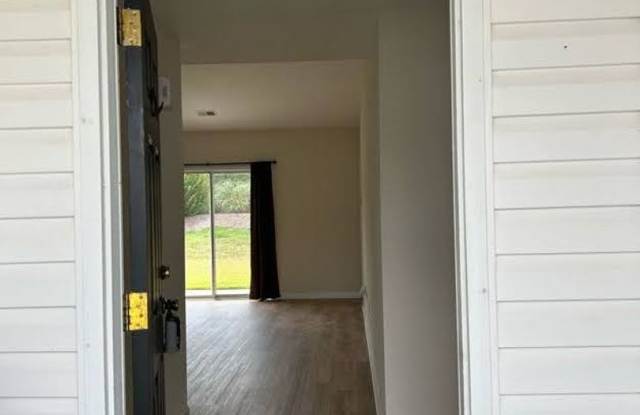 Beautiful 3-Bedroom Home in a Highly Desirable Community Gallery 3