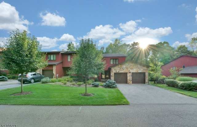 15 Butternut Dr - 15 Butternut Drive, Passaic County, NJ 07470