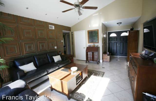 1945 Comanche Street Gallery 3