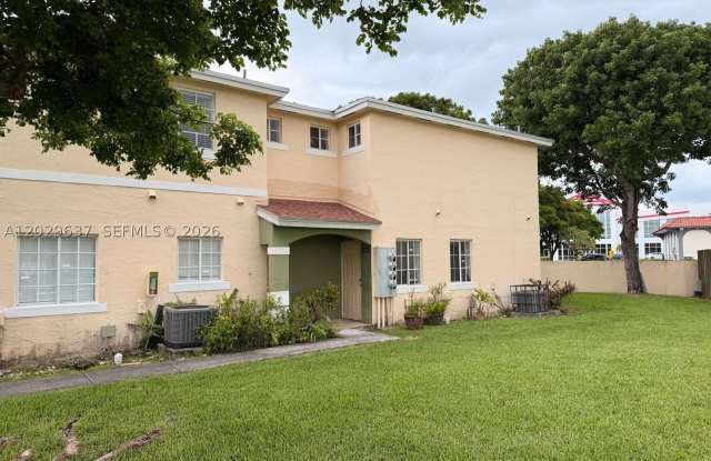 18774 SW 100th Ave Gallery 2