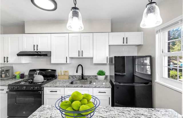 Laurel Court Apartments photos photos