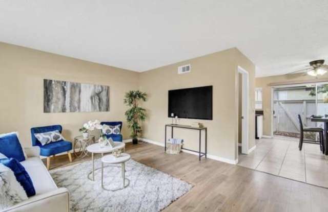 2151 E Aroma Dr Gallery 4