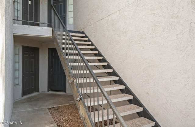 Welcome to this charming condo in excellent location! Gallery 3