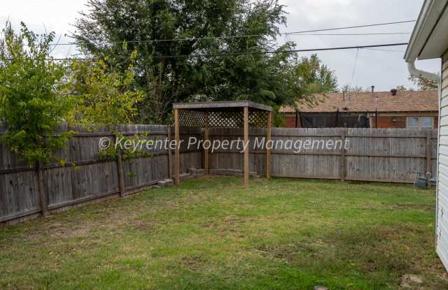 Wonderful 3BD/2BD Home minutes away from Quail Springs Mall & Chisholm Creek. photos photos