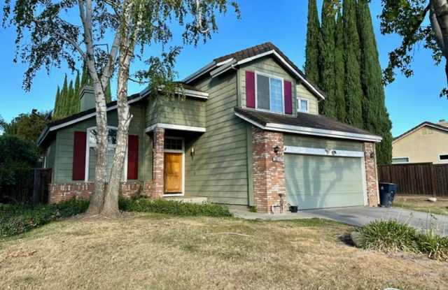 3 bedroom 2.5 bathroom - 131 South 3rd Street, Tracy, CA 95376