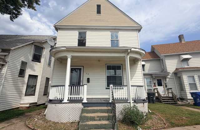 Newly Renovated 3-Bedroom Home in Moline photos photos