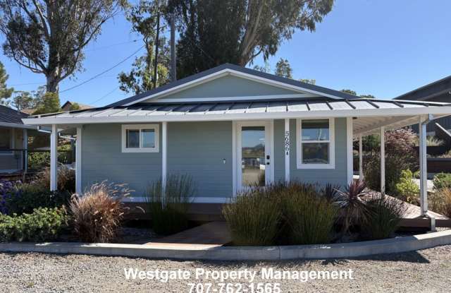 Remodeled 1/1 Cottage on the Petaluma River - 5686 A Lakeville Road Gallery 1