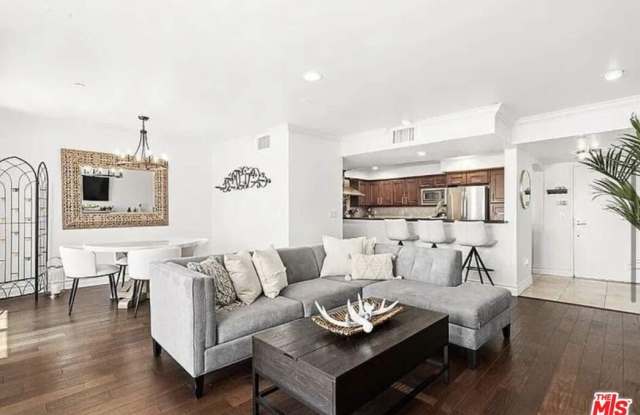 1621 Barry Ave photos photos
