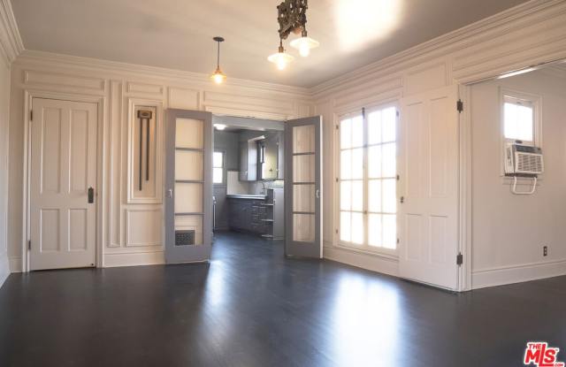1250 S Ridgeley DR Gallery 2