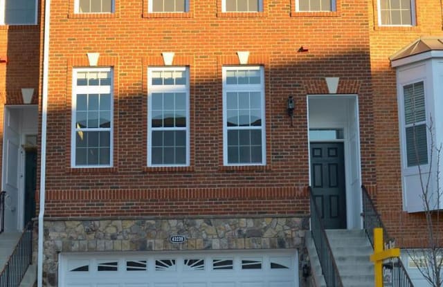 43239 MITCHAM SQUARE - 43239 Mitcham Square, Loudoun Valley Estates, VA 20148