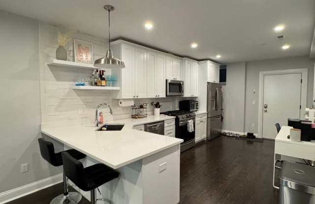 Gorgeous Ultra Modern Cleveland Circle Apt w YT Video Tour!  Pictures do it no justice!  NO FEE, Central Heat & AC photos photos