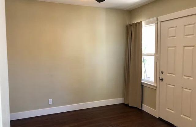531 1/2 N Avenue 57 photos photos