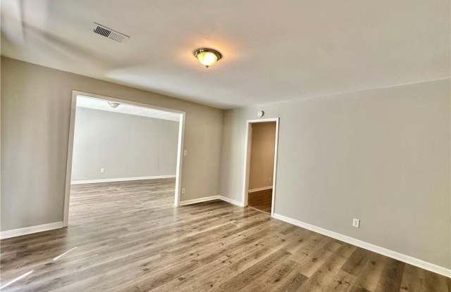 1223 Pineglen Drive Gallery 2