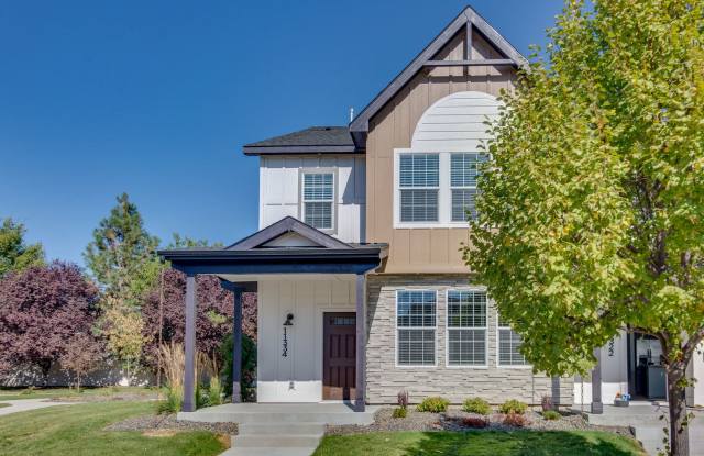 Live the Good Life in this GORGEOUS Townhome! photos photos