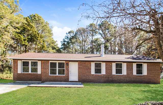 Beautiful 3BD Home in Southport photos photos