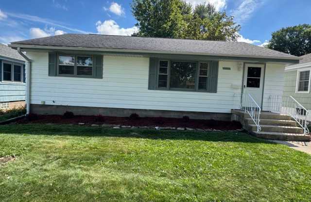 3 bedroom, 2 bathrooms, 2 car garage-Ranch, AVAILABLE NOW!!! photos photos
